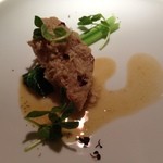 Restaurant MiYa－Vie - フランス　ブレス産鶏胸肉のポシェ、小松菜、鶏のジュと毛蟹、辛みの利いたオイルとオレンジフラワーの香り