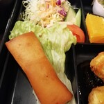 創作厨房ぐろう - 春巻。立派にメインに出来る仕上がり。もちろん手作り感バリバリです。