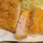 とん太 - 『特ロースかつ定食（豚汁で）』　２３００円