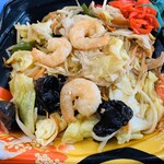 ヤマザキYショップ - 料理写真:野菜もたっぷり入っていて、これは嬉しい誤算(笑)