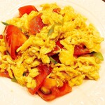 Stir-fried tomatoes and eggs