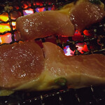 地鶏の里 永楽荘 - さしが入ってます。