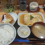 居酒屋 かんたろう - カツ煮と唐揚げ¥750-