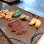 佐賀牛 季楽 銀座  - 最高級佐賀牛 鉄板焼き ～ 米どころの名牛　霜降り肉の味わい ～ フィレ　肥前三右衛門の器