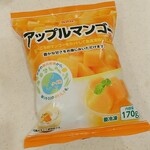 オーケー - ★★★アップルマンゴー 250円 カチカチなので、ミキサーにかけてスムージーにするか、ヨーグルトに入れて自然解凍すると美味しいが、風味は無い。
