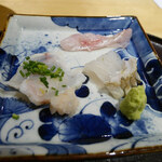 馳走 啐啄一十  - ・炭火炙り虎河豚(4kg、福岡県産5日寝かせ)・鮃(静岡県駿河湾産、サスエ前田魚店3日寝かせ)・炭火炙り鮃の縁側(静岡県駿河湾産、サスエ前田魚店3日寝かせ)・炭火炙り白甘鯛(愛媛県八幡浜産3日寝かせ)