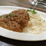 トリワイン ＰＩＫＯＳＨＨＨＵ - キーマカレー＋バターライス