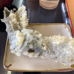 手打ちうどんますや - コンブ天