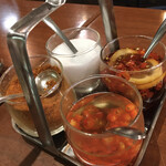 クンメー - 料理と一緒に出てきました。とりあえず辛そう。これが何かさっぱり分からず手を出せず…