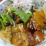 Kintarou - 海鮮丼１０００円。づけ丼、琉球丼だけど、ここではこれが海鮮丼