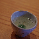 魚菜料理 縄屋 - 猪口（ちよこ）に玉薤（さけ）