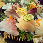 かもめ食堂 - 刺し身の盛合せ