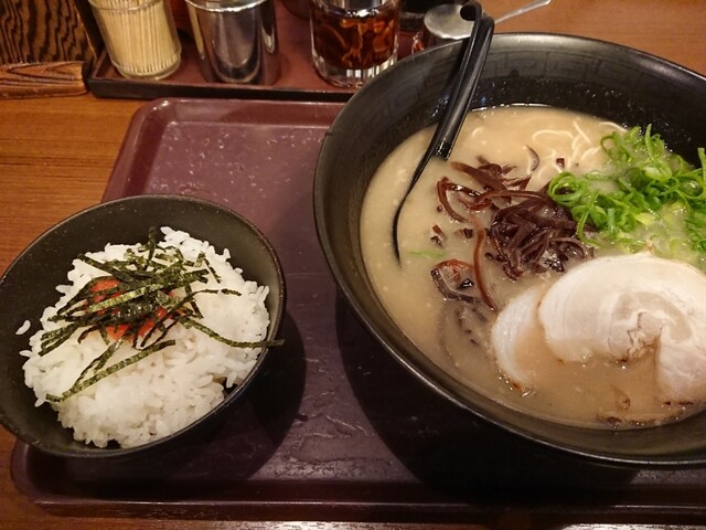 閉店】めん吉 筑紫口ビル店 （めんきち） - 博多/ラーメン