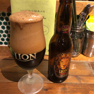 ピピネラ - スリランカビールのLIONスタウト