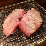 めしの助 - まぐろほほ肉