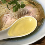 ラーメン屋 トイ・ボックス - 鶏と水を堪能できるスープ