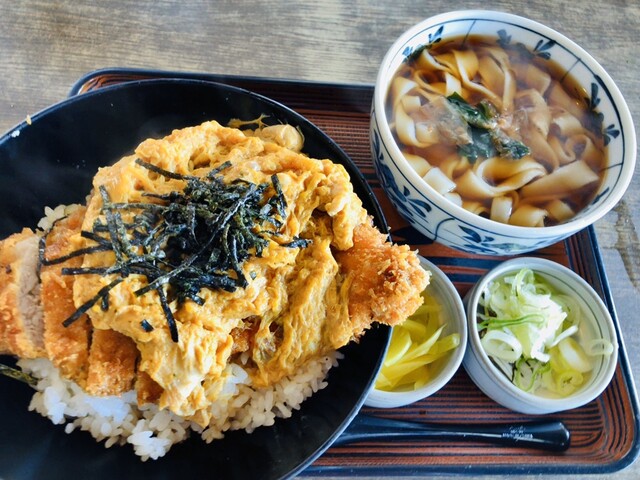やっぱり上カツ丼』by おとぼけMickey : 三ツ角屋 - 蟹江/麺類 | 食べログ