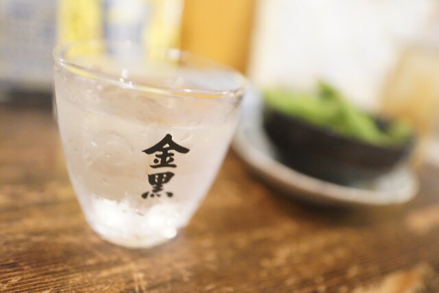 1人で行っても楽しいカウンター串揚げ屋さん : 串カツ酒場 青春の光の写真