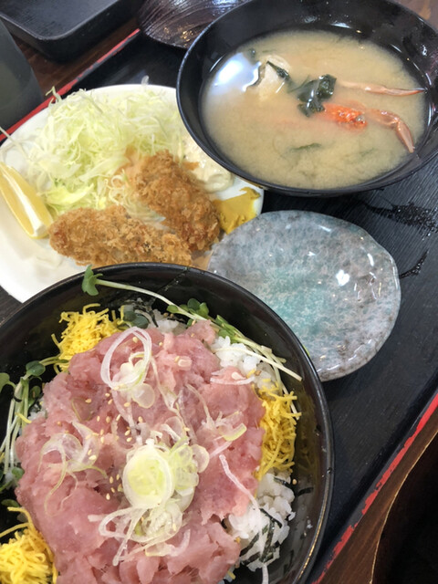 市場 大宮 大宮市場「活あじ丼 内浦」で絶品アジフライと鯵丼を食らう！魚がしてんぷらといさば寿司の系列店