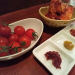 肉山 金沢 - 生野菜＆キムチ