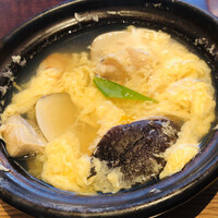 赤坂 津つ井 総本店 - 名物マルセイユ鍋　和風ビヤベース　大ハマグリ　ホタテ　海老　鶏肉　椎茸　玉子　柚子皮
