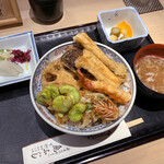 魚ふじ - 天丼　海老、野菜、魚 ¥2,600