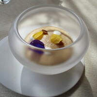 古我邸 - 前菜：クロワッサンのエスプーマにチーズ・生ハム