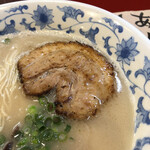 まるひでらーめん700円…チャーシューが分厚くなっていました♪