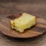 ユヌ パンセ - しらすと生姜のケークサレ