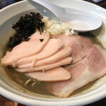 濃麺 海月 - 煮干濃麺HV&鶏チャーシュー4枚
