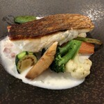 ランチのメイン タイのポワレ、クリームソース