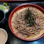 Yuzuriha - ざるそば(600円)くるみつけ汁(200円)追加