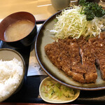 丸和 - ロースかつ定食2200円