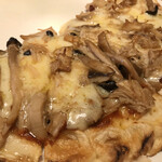 The old man`s Cafe 浦和美園店 - きのこニンニクピザ（ハーフ）¥1290