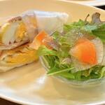 ブックス＆カフェ　そごう千葉店 - ハム＆チーズエッグのホットサンド（サラダ付）