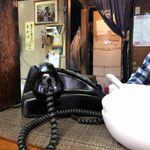 埼陽軒 - 久々に見たダイヤル式黒電話