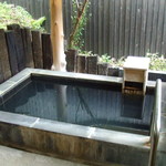 山しのぶ - お部屋の露天風呂です。もうひとつ、内風呂も有ります。