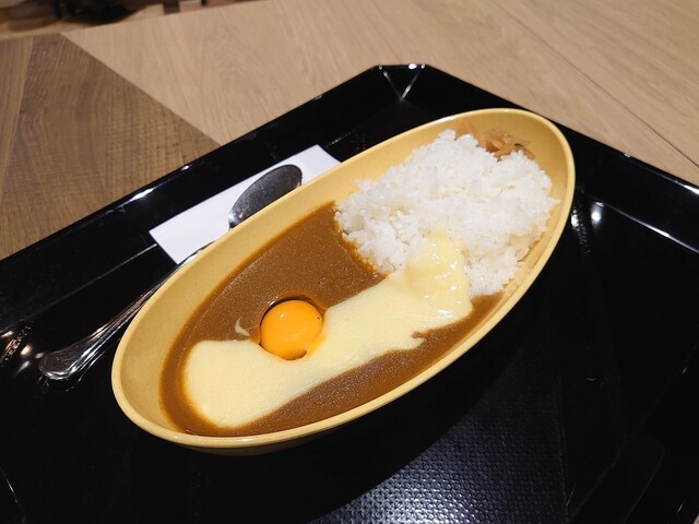 思わず笑ってしまう味 おすすめです By Seser221 博多カレー研究所 博多とんこつあごだしカレー 福岡空港 カレーライス 食べログ