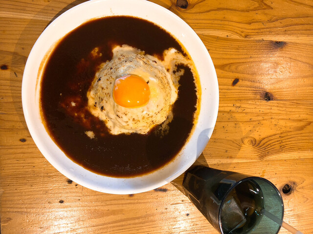 目の前であぶってもらえるチーズオムライスは迫力があっていい By Pudding04 ヤネウラ バイ ティアード Yaneura Bytiered 渋谷 カフェ 食べログ