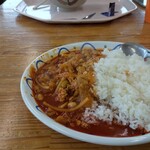 野麦峠スキー場 センターハウスレストラン - レッドカレー。バターの香りが強くて好みが別れる。