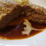 洋食 三浦亭 - メンチの断面