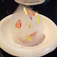 ラ・ボンヌターブル - 苺と綿あめのデザート