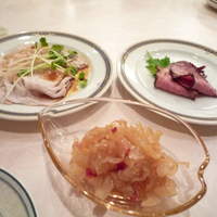 花閒 - クラゲの冷菜・ローストビーフ・鹿児島産黒豚の冷しゃぶ