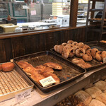 たま木亭 - 並んでるパン