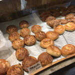 たま木亭 - 並んでるパン