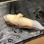 江戸前 鮨 服部 - ◎ヤリイカの縁ぺらは山わさびで