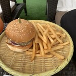 SILOSO beach bar - 料理写真:Rasa Beef Burger