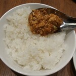 鉄板中華 青山シャンウェイ - 麻婆豆腐とご飯の組み合わせ、最強！
