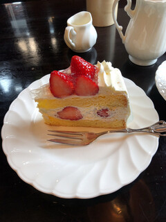 魔愁 - 苺のケーキ