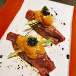 Korean Dining テジテジ - 炙り和牛寿司  雲丹とキャビアとカラスミと金箔のせ